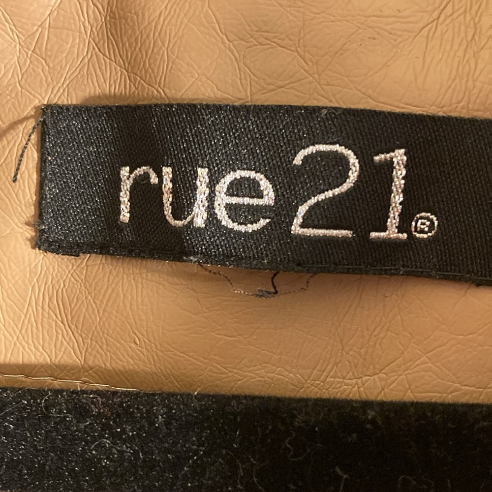 Rue 21 faux leather jacket size M - Picture 3 of 3